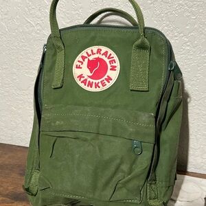 Fjallraven Kånken Forest Green Backpack